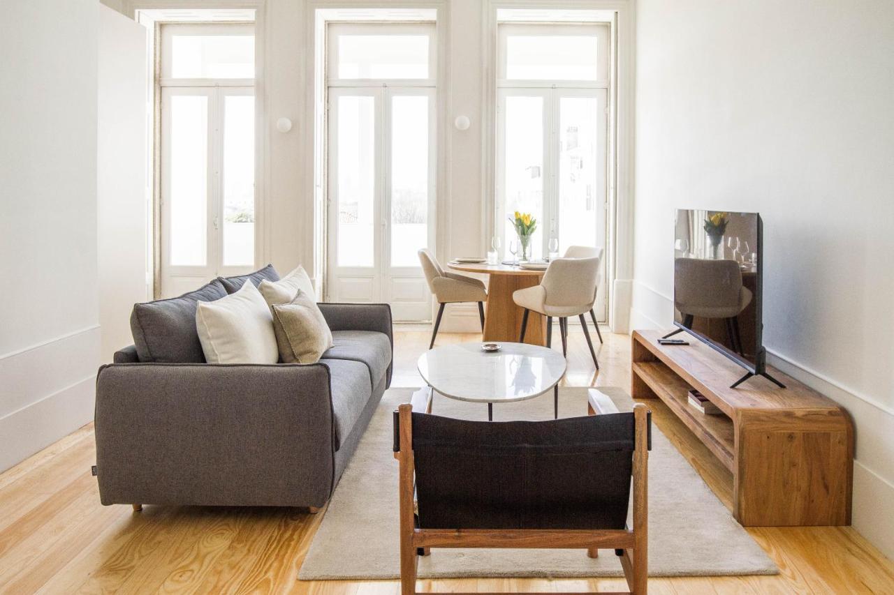 Modern Charming Loft With Balcony In Central ปอร์โต ภายนอก รูปภาพ